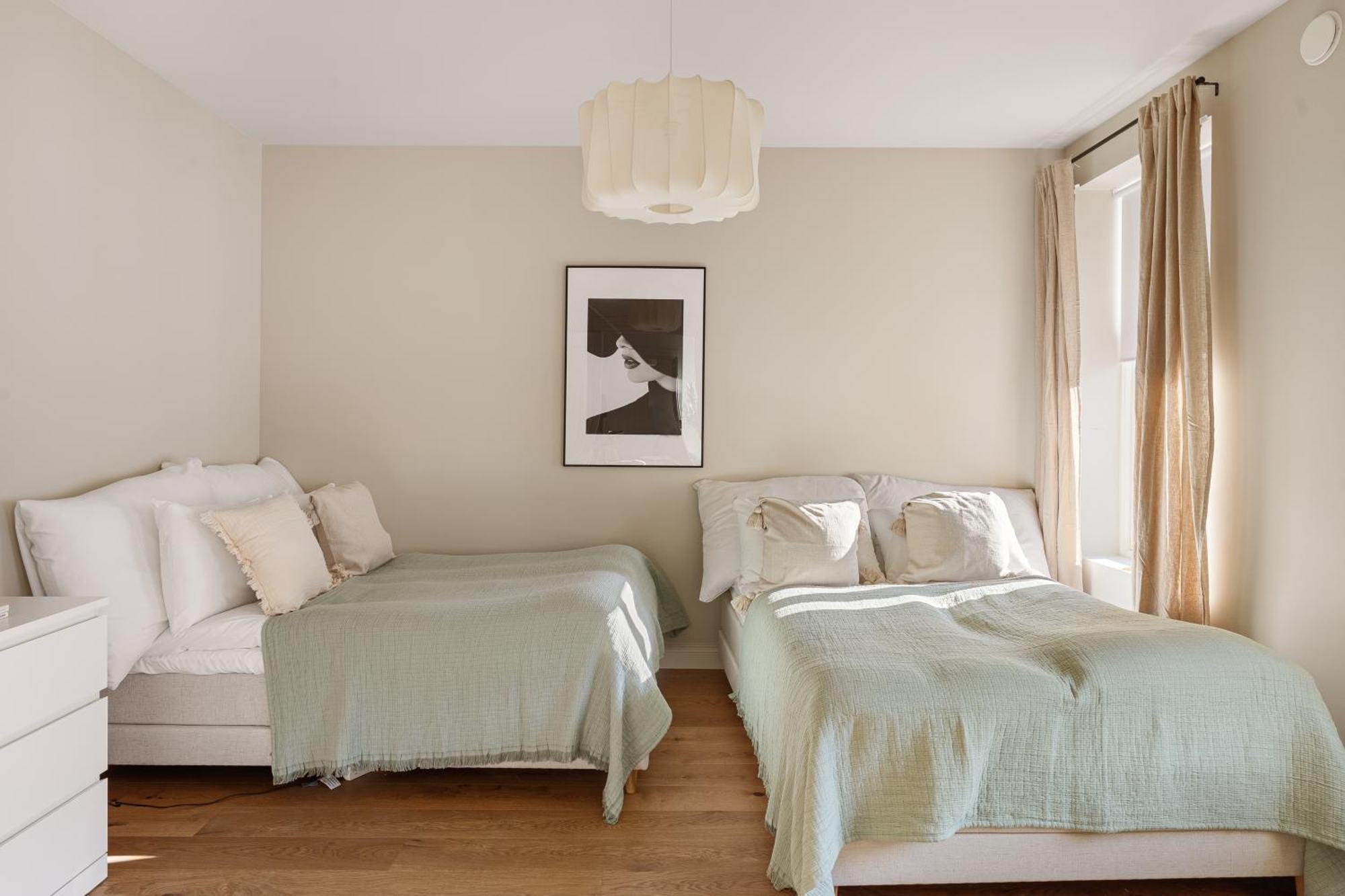 Dinbnb Apartments Gruenerlokka I 2-Bedroom With Double Queen Room & Balcony Oslo Esterno foto